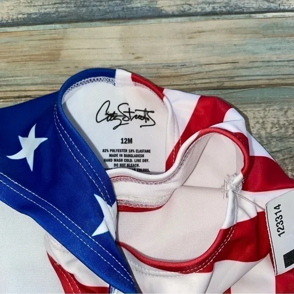 City Streets Flag One Piece - Picture 3 of 3